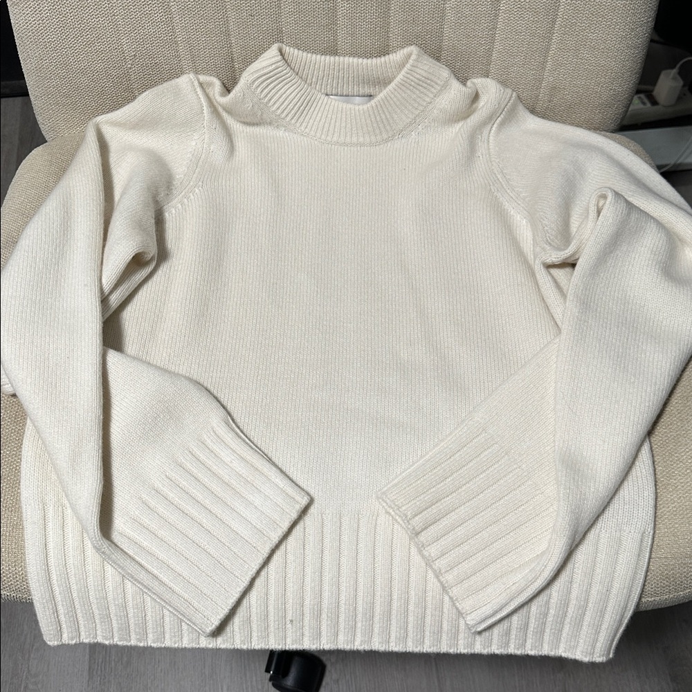 NWOT Reformation - Calloway Regenerative Wool Crewneck sweater - Arctic - Picture 4 of 6